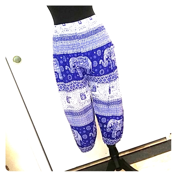 🐘💙Blue & White Print Crop Pant W/Pockets SZ M/L - Picture 2 of 4